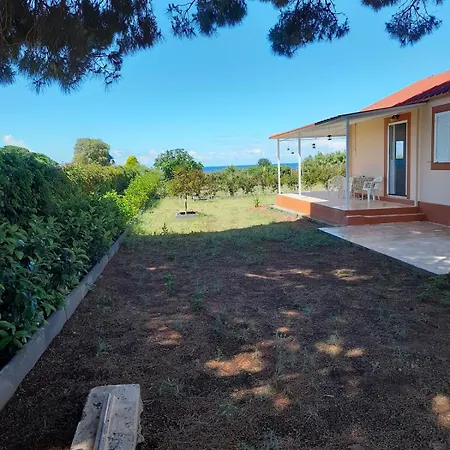 Nyaraló Coucounaries Nisis Anidhro